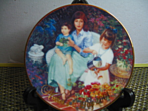 Avon Blossoms Of Love Mother's Day 2001 Plate