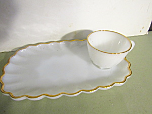 Vintage Anchor Glass Milk White Snack Set (Image1)