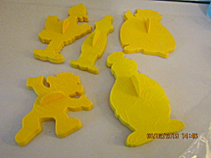 Vintage Muppet's Yellow Cookie Cutter Set  (Image1)