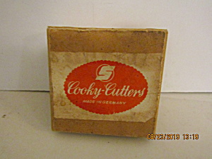 Vintage Nesting Graduated Circle Cookie Cutter Box Set (Image1)