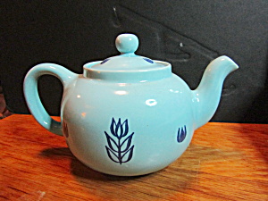 Vintage Cronin Pottery Blue Tulip Covered TeaPot (Image1)
