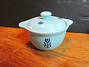 Cronin Pottery Blue Tulip Covered Soup Bowl (Image1)