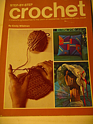 Vintage Step-By-Step Crochet Book (Image1)