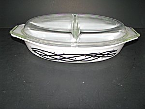 Vintage Pyrex Barbed Wire 063 1.5qt Divided Dish (Image1)