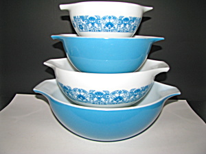 Vintage Pyrex Blue Horizon Cinderella Bowl Set  (Image1)