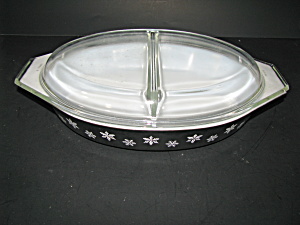 Vintage Pyrex Black Snowflake 1.5qt Divided Dish (Image1)