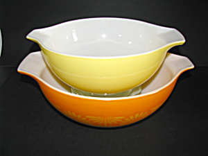 Vintage Pyrex Orange and Yellow Cinderella Bowls (Image1)