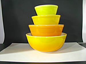 Vintage Pyrex Daisy Nesting Bowls Set  (Image1)