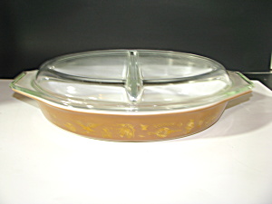 Vintage Pyrex 1.5qt Divided Dish with Lid (Image1)