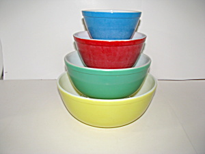 Vintage Pyrex Primary Color Four Bowl Set (Image1)