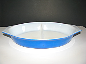 Vintage Pyrex Blue 1.5qt Divided Dish (Image1)