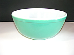 Vintage Pyrex Primary Color Green 403 Nesting Bowl (Image1)