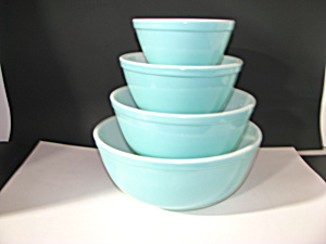 Vintage Pyrex Turquoise Robin Eggs Nesting Bowls Set  (Image1)