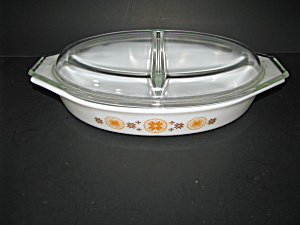 Vintage Pyrex Town and Country 1.5qt Divided Dish (Image1)