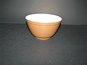 Vintage Pyrex Town and Country 401 Brown Nesting Bowl (Image1)