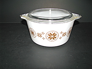 Vintage Pyrex Town and Country 473 Casserole Dish (Image1)