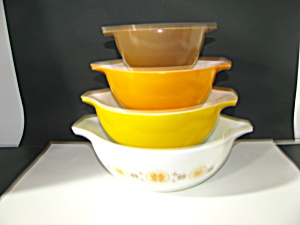Vintage Pyrex Set of Town and Country Cinderella Bowls  (Image1)