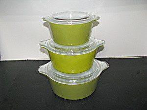 Vintage Pyrex Verde Casserole Bowls and Lids (Image1)