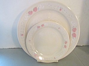 Corelle Blossoms in Lace Dinnerware Plate Set (Image1)