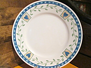 Discontinued Corelle Hearts & Vines Dinner Plate (Image1)