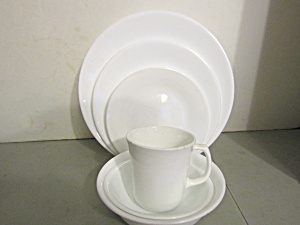 Vintage Corelle Winter White Dinnerware 24-Piece Set (Image1)