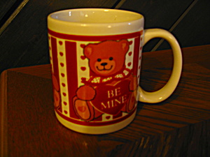 Collectible Coffee Cup Be Mine Valentine Mug (Image1)