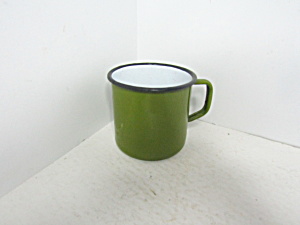 Vintage Enamelware Avocada Green Coffee Mug (Image1)