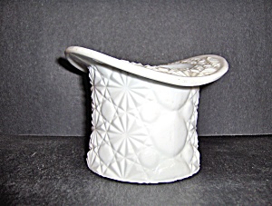 Fenton Milk Glass Hat Daisy and Button Pattern  (Image1)