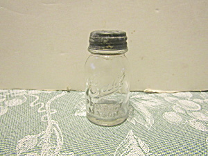 Vintage Ball Mason Jar Salt & Pepper Shaker  (Image1)
