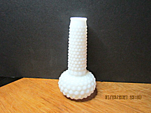 Vintage Hobnail Design Milk Glass Bud Vase (Image1)