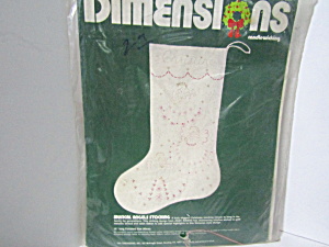  Dimensions Candlewicking Musical Angles Stocking Kit (Image1)