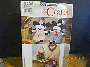 Vintage Simplicity Crafts Pattern Cow & Pig # 9228 (Image1)