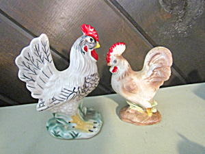 Vintage Colorful Rooster Salt & Pepper Shakers (Image1)