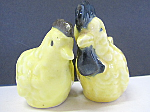 Vintage Chicken & Rooster Salt & Pepper Shaker Set (Image1)