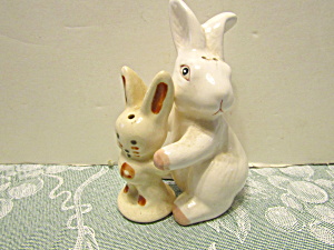  Vintage Ceramic Rabbit Mom&Baby Salt & Pepper Shakers  (Image1)