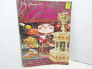 Wilton Yearbook 1977 Cake Decorating (Image1)