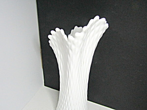 Vintage Westmoreland Tall Diamond Stretch Vase (Image1)