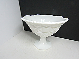 Vintage Westmoreland Milk Glass Old Quilt Pattern Bowl (Image1)