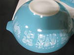 Click to view larger image of Vintage Pyrex Amish Butter Print Cinderella Bowl Set  (Image3)