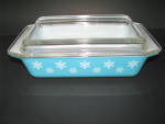 Click to view larger image of Vintage Pyrex Snowflake 575-B 2qt Rectangle Dish (Image1)