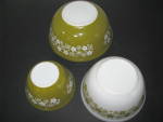 Click to view larger image of  Pyrex Spring Blossom Green Round Nesting Bowls (Image2)