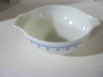 Vintage Pyrex Snowflake 443 2.5qt Cinderella Bowl