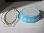 Click to view larger image of Vintage Pyrex Turquoise White Snowflake 045 2.5qt Dish (Image2)