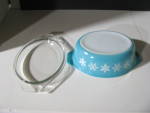 Click to view larger image of Vintage Pyrex Turquoise White Snowflake 043 1.5qt Dish (Image2)