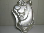 Click here to enlarge image and see more about item vbearcp8e: Wilton Vintage Character Yogi Bear Cake Pan