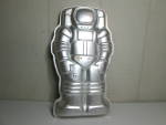 Click here to enlarge image and see more about item vshcp3d: Wilton Vintage Spaceman Cake Pan
