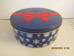 Click here to enlarge image and see more about item vtinch9h: Holiday Harry London Blue Bow Round Storage Tin