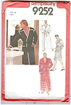 Click to view larger image of Vintage Mens Robe 1979 Pattern UNCUT (Image1)