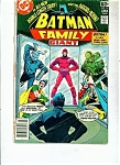 Click here to enlarge image and see more about item M1262: Batman Family Giant comic - # 16 July 1976