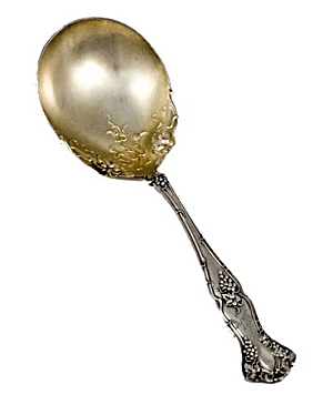 1904 1847 Rogers 'Vintage' Grape Berry Spoon (Image1)